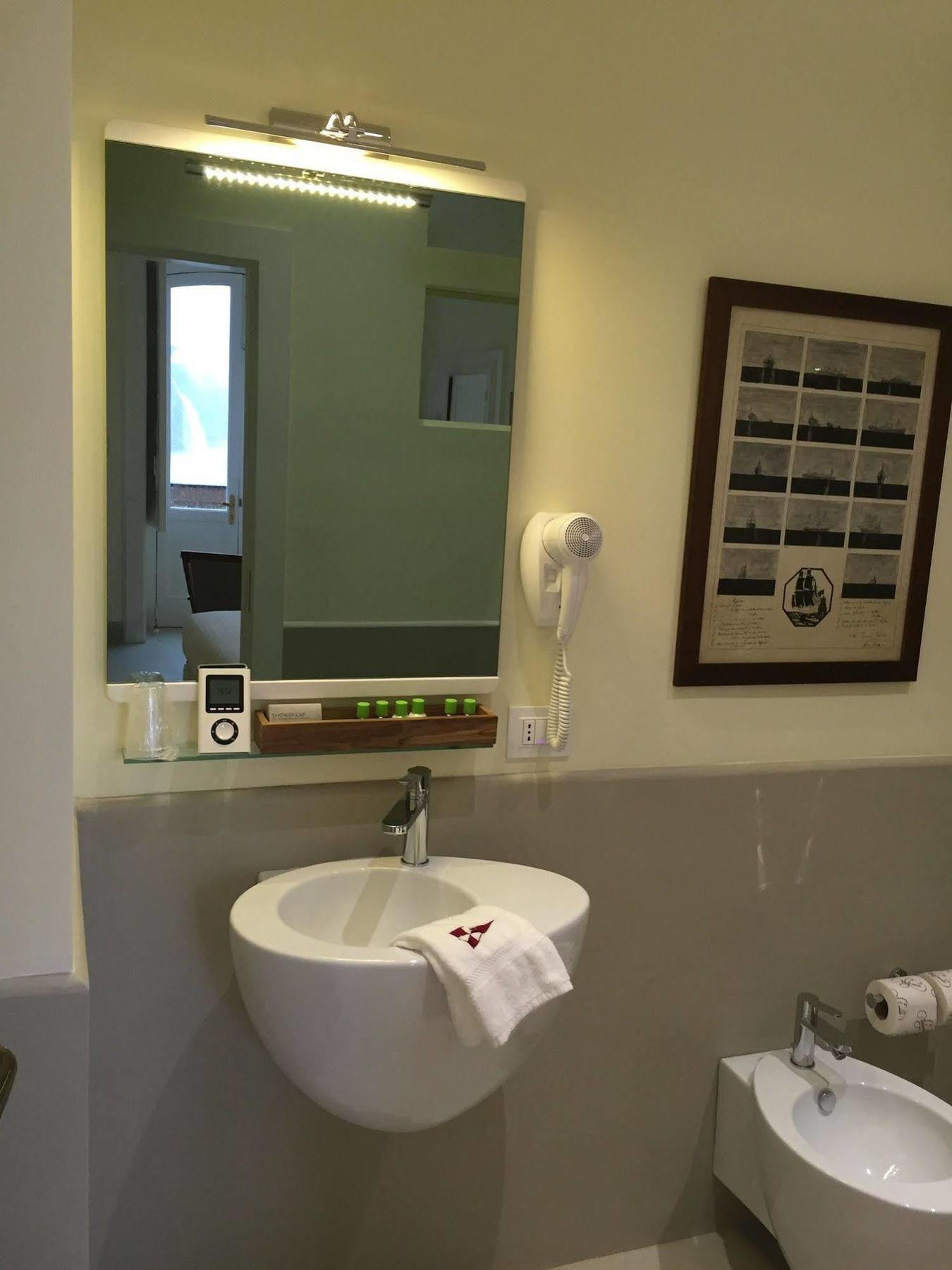Yacht Club Capo Cervo Suites B&B Sorrent Exterior foto